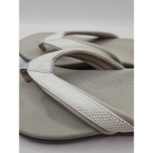 Clarks Cloudsteppers Sz 8 White Sandals Snake Embossed Active Lifestyle  #143‎